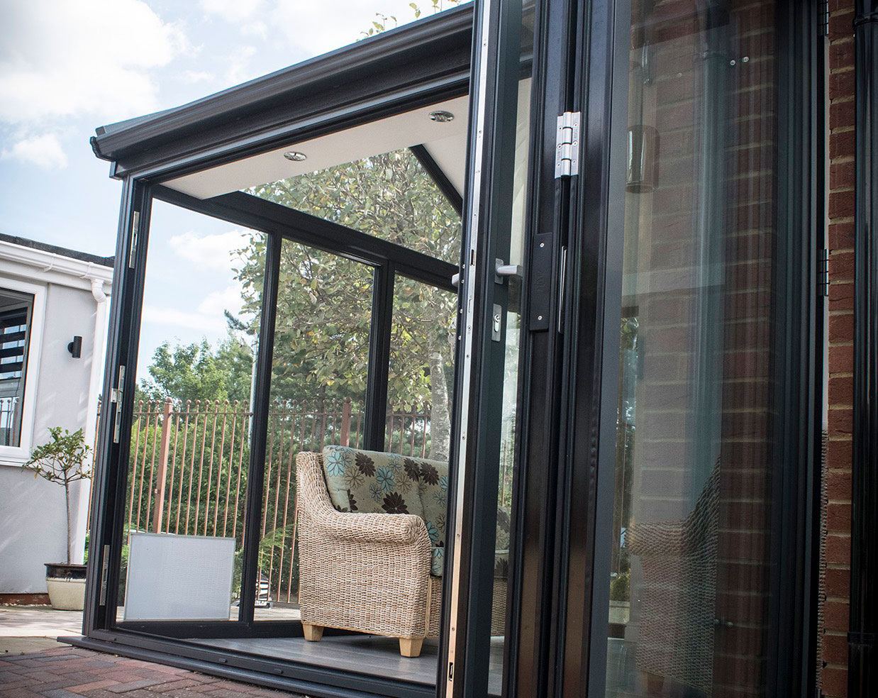 bifold doors mold